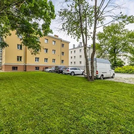 Apartment Free Parking In The Yard Quiet Area Center *