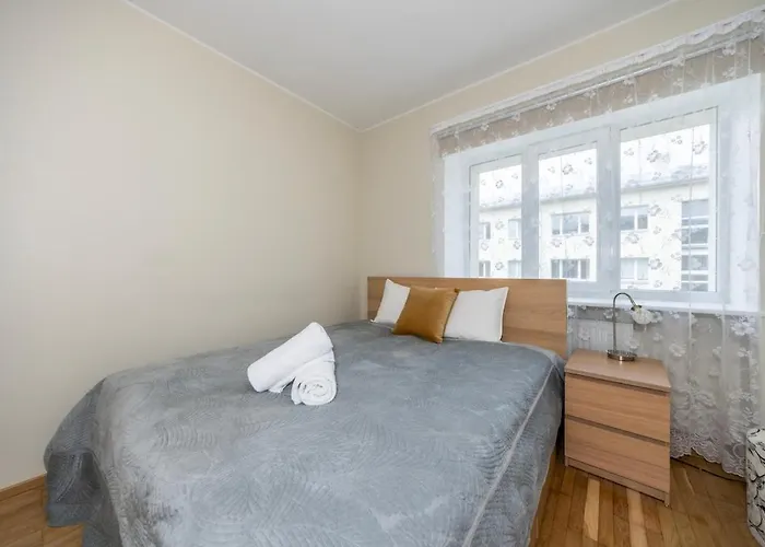 Free Parking In The Yard Quiet Area Center Apartment *