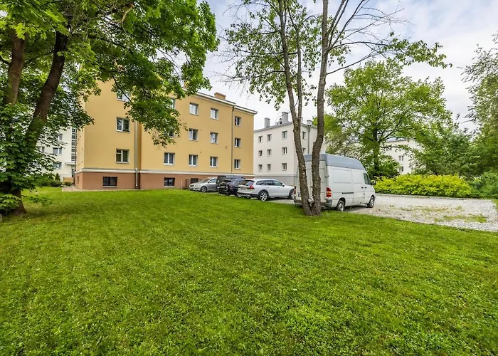 Apartment Free Parking In The Yard Quiet Area Center *